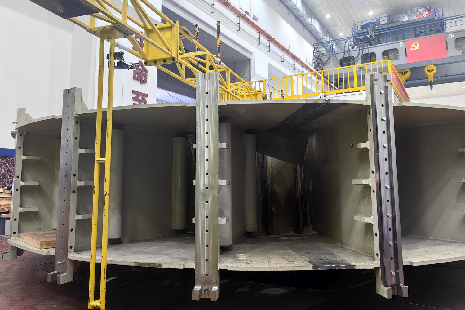 劉家峽水電廠：1號(hào)機(jī)組整機(jī)改造關(guān)鍵工序穩(wěn)步推進(jìn) (2).jpg