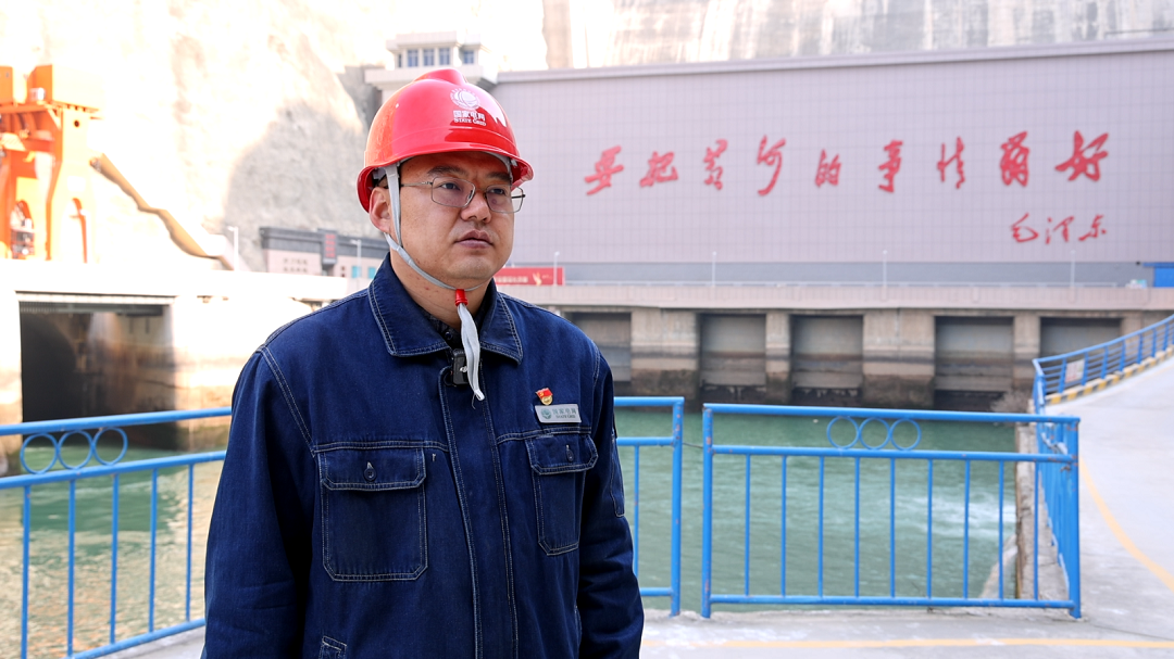 劉家峽水電廠:守護(hù)黃河安瀾的“安全哨兵”.png 劉家峽水電廠:守護(hù)黃河安瀾的“安全哨兵”.png